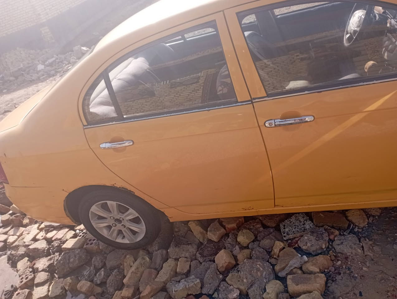 السلام عليكم ليفان موديل 13 جاهزه مكينه كير خير من الله حداديه تخم تاير سنويه بعده جديده مصفره هيه خط جديد  تحويل مباشر مكفوله من لكص ولعيب شرعي عنوان ناصريه مركز *********** سعر 28 وبيه مجال قليل
