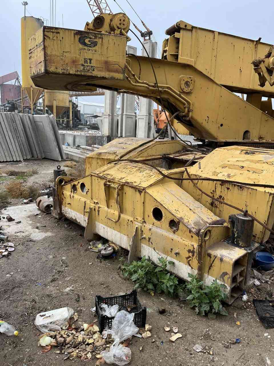 كرين كروف عدد ١
٥٠ طن
موديل ١٩٨٥
الكرين هيكل بدون ملحقات 
الاتصال 
0780 306 6695
سعر 15000$
