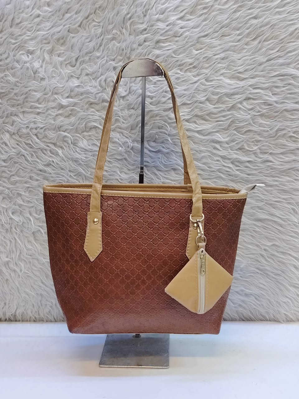 🌹 #أنسب الاسعار للاحذيه و الحقائب 🌹
 حقيبه نسائي مميزه السعر 5000 
#العنوان #شارع الامام القاسم ع الفرع المقابل لصيدلية كمال الجلبي داخل القيصريه 
#يتوفر #خدمة توصيل كل محافظات العراق 🌹


**إذا كنت صاحب هذا الإعلان وتريد حذفه لأي سبب، رجاءا أرسل رسالة إلى الدعم الفني**