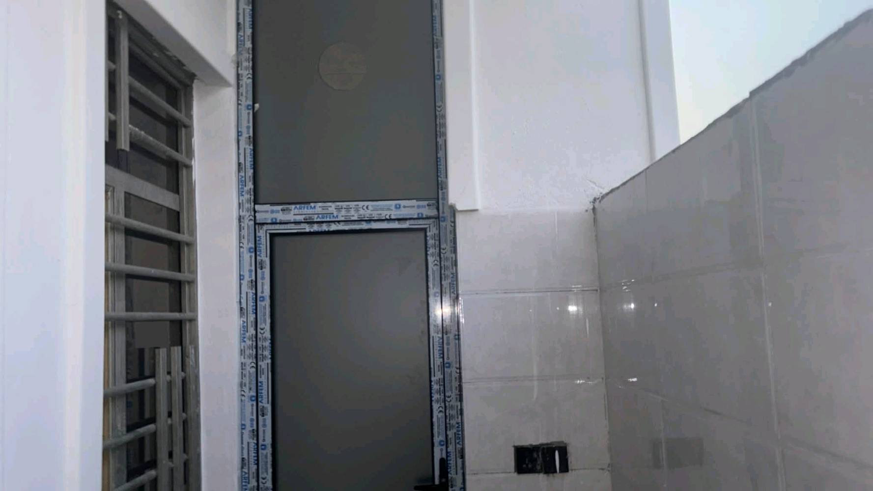 سلام عليكم 
مشتمل ١٠٠ متر 5 × 20 
في بغداد بوب الشام سعر  بي مجال قليل٦٥مليون 
بناء حديث  
زراعي 
موقع 📍
بوب الشام مجمع الشهداء 
خدمات كاملة 
ماء ✅️
كهرباء ✅️
مجاري ✅️
تبليط ✅
يحتوي على 
غرفتين نوم 
حمام خارجي