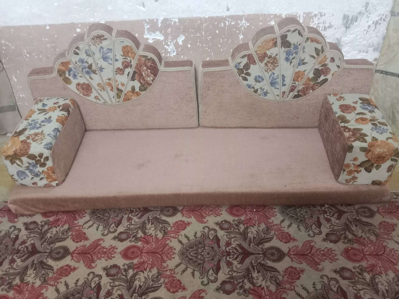 جلسه عربيه لبيع جديد مابي اي شي مكان حله ابو غرق ***********
سعر ٣٠٠
