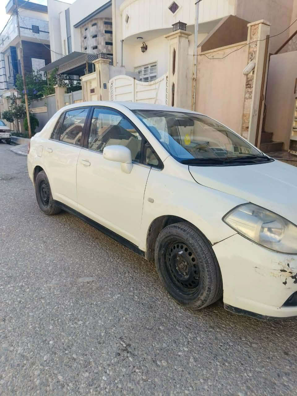 سلام عليكم نيسان ‏تيتة خليجي موديل٢٠٠٧ سياره نظيفه مايعوزه ربع. سياره بيه٣قطع بدون دواخل لاستفسار
***********
