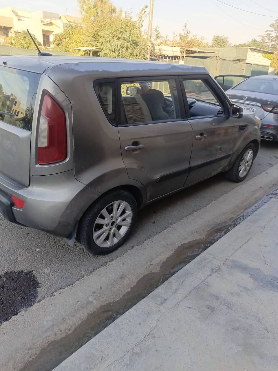 بەناوی خودای بەخشندە
کیاسۆڵ 2013
نەوتی 
گێڕ ئۆتۆماتیک 
مەکینە گەورە
سوکانڤۆلیوم 
کامێرا 
ئاوێنە ئیشارەت
دوودەرگای لای سەکن سبووغی ئەوروپایە 
سبوغی ئێرەی نییە تەنها کاڵبونەوەی هەیە
ڕەقەم و سەنەوی تا2031 تازەیە 
گێڕو مەکینەو تەبرید و تەحویل بەشەرت 
نرخی 81وەرەقەو معامەلە
*********** واتسئاپ و تەلەفۆن
