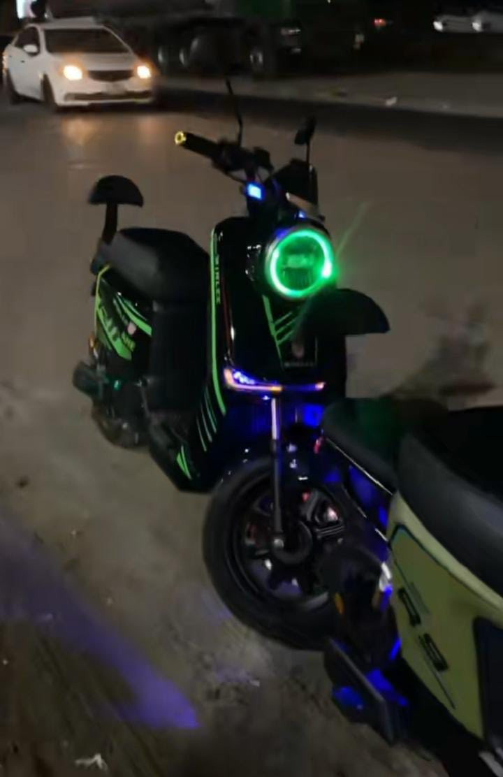 السلام عليكم دراجه شحن R11
6بطاريات دراجه جديده صارلي 10تيام من خذيته بعدهي جديده كلش 

تفاصيل ع رقم ***********مكلف بلنشر
