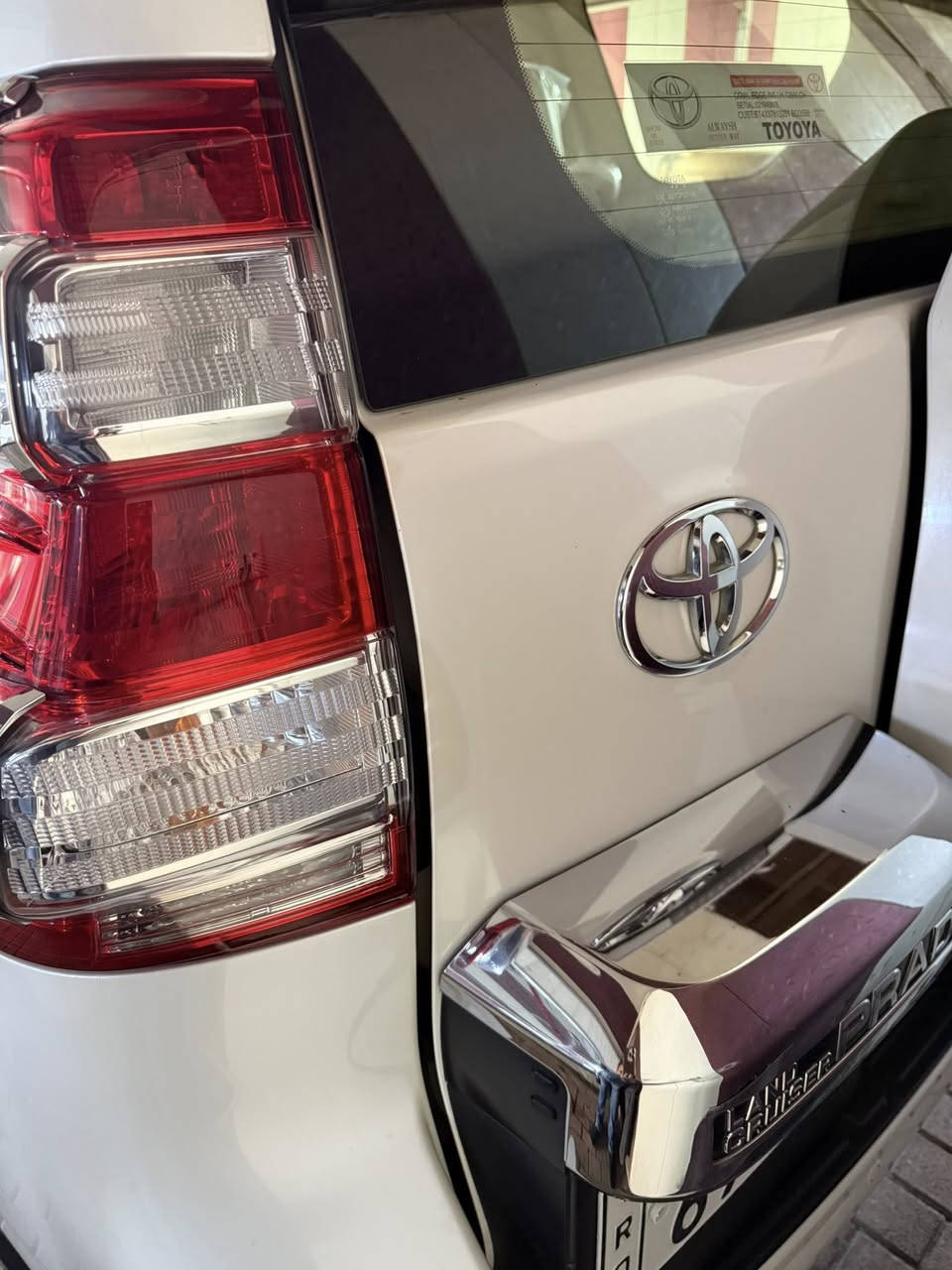 السلام عليكم برادو 2015 ساز فول 1/1 6سلندر فتحة جلد السيارة جديدة ماشية 160 مكفولة كفالة عامة بيهة بارد بالداير اربع اصابع فقط اوطلقة بالبنيد منافذة والسونار بالمنشور سيارة جديدة دواخل جدد سبير منازل رقم بغداد بسمي مكينة كير مكفولسعرها 33 اونص اي استفسار هذا الرقم ***********
