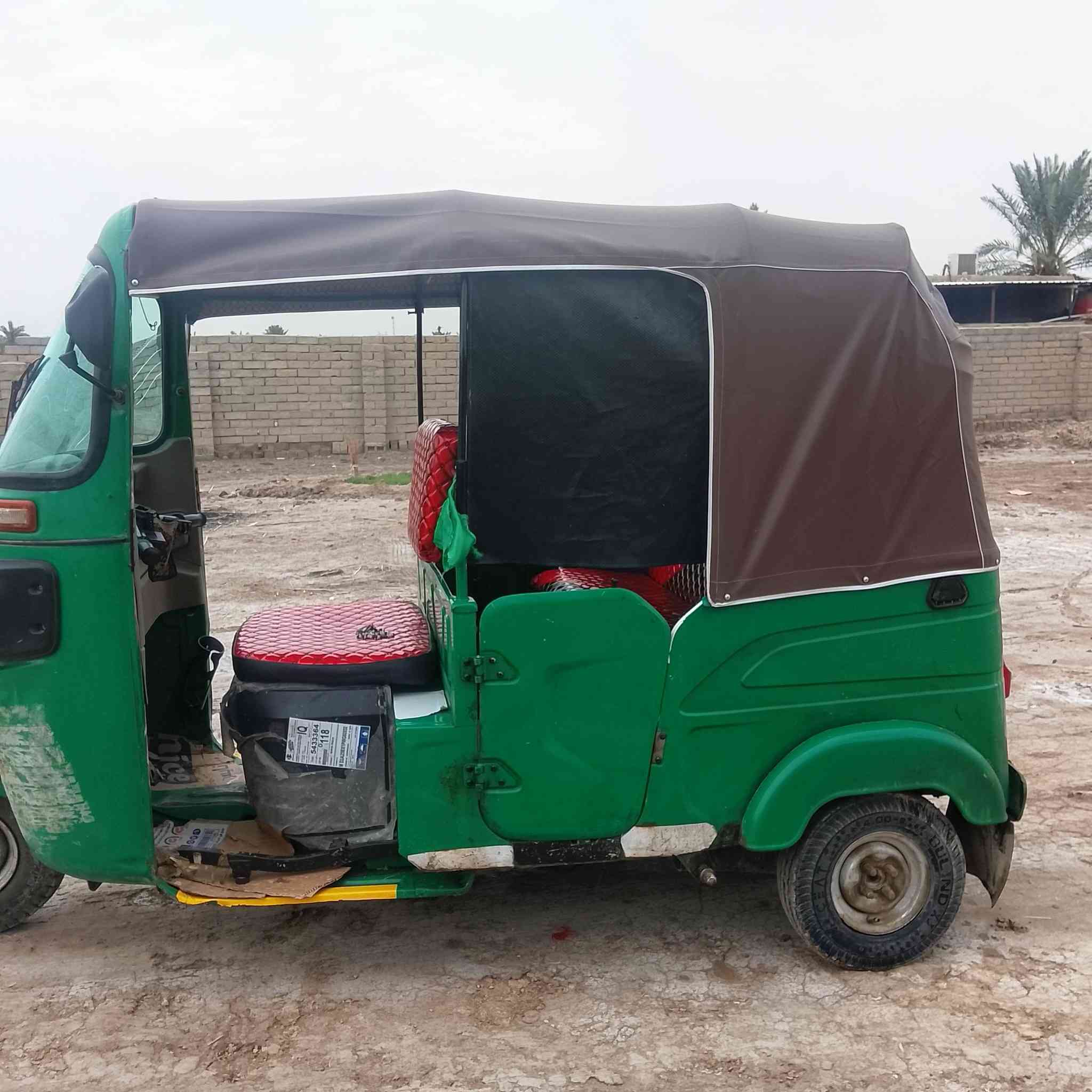 سلام عليكم تكتك للبيع موديل 2022 بكان البصره القرنه بني منصور ضربه بيها بلغد ومكينتها مفتوحه سعر 6700 شراي يتصل ***********
