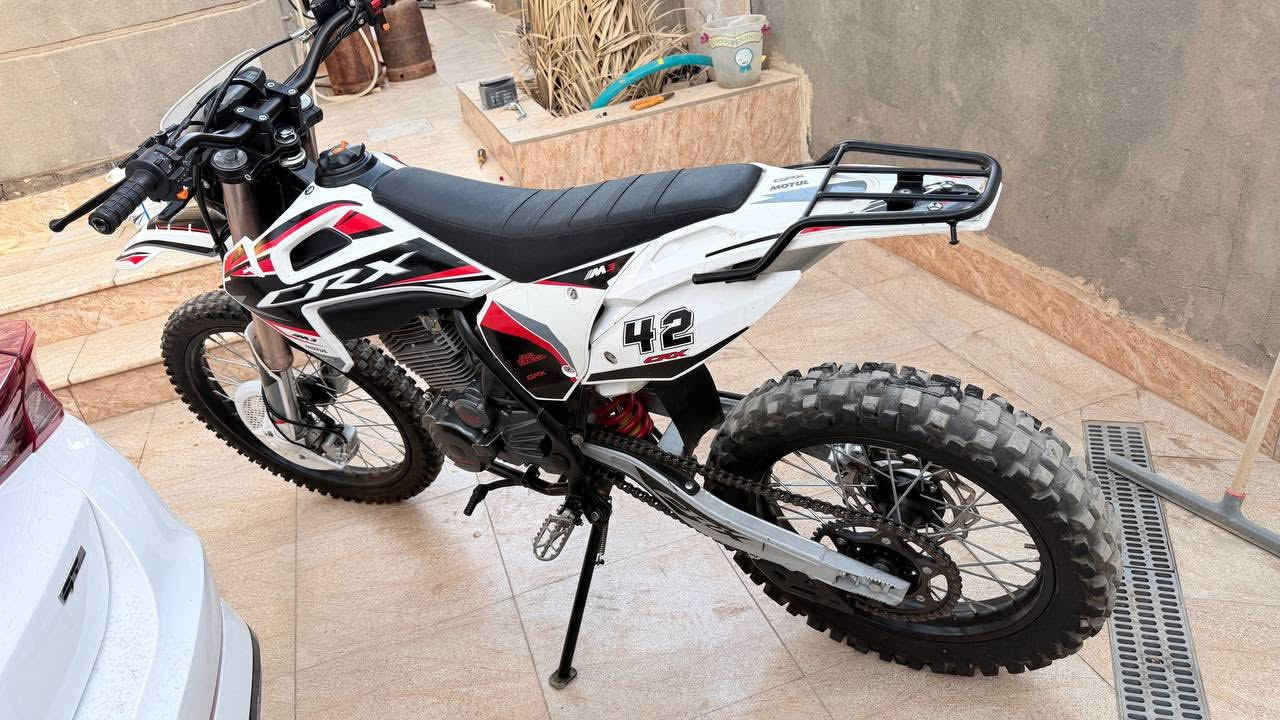 السلام عليكم
دراجه قفاز CRX 2026 على وضع الشركه للبيع مانقصها شي دراجه كفاله من كلشي كهربائيات كلها شغاله 
دراجه اوراق سكنر 
السعر مليون و500 وبيها مجال 
باقي التفاصيل خاص
البصره قضاء المدينه
التواصل ***********
