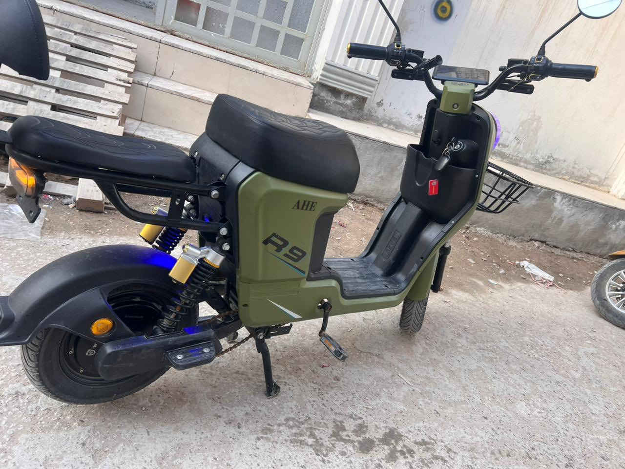 السلام عليكم
دراجه شحن R9 بطاريات5كبير نضافه90/100دراجه مطابه تصليح ابد شاحنه اصليه وياهه مصارله هواي عندي دراجه كلشي شغال بيهه ماعدا دكمة لايت مبوشه لايت يشتغل سعره 425وبيه مجال بسيط للشراي مكاني حي لامام علي  
***********
