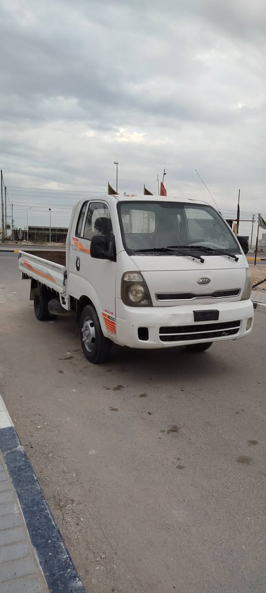 السلام عليكم كيا بنكو موديل 2014 مفتوح سياره بدون رقم ابيع ادوات شاصي ومكينه وكسن مكفول مكان السياره البصره السعر 60 وبيها مجال للشراي ***********
