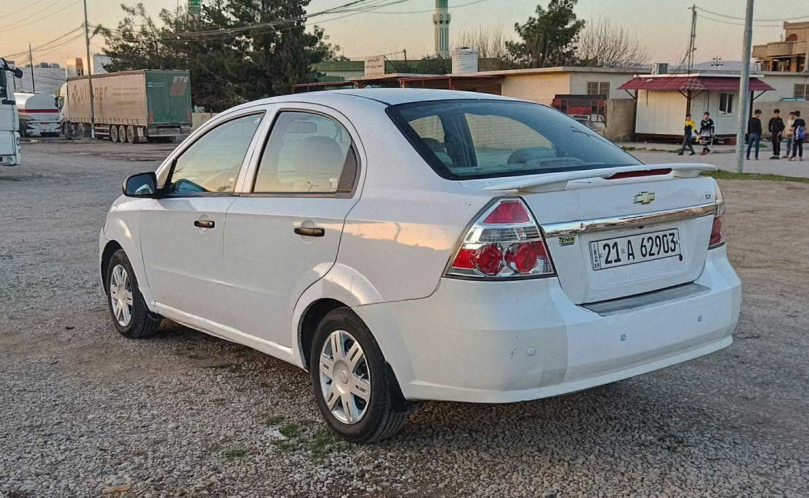 ئەڤیۆ 2010 ئۆتۆماتیک سەنەوی تازە چوارتایەی تازە ناوزەرد شاشەو کامرەی بۆ دانراوە یەک پارچە ی بۆیاخ بێ دەعم لێدراو گێرو مەکینە و تەبرید بەشەرت سۆنەرم داناوە 55 گەڵا
شوێن . شارەزوور . زەڕایەن 
*********** = *********** حلبجة, السليمانية
