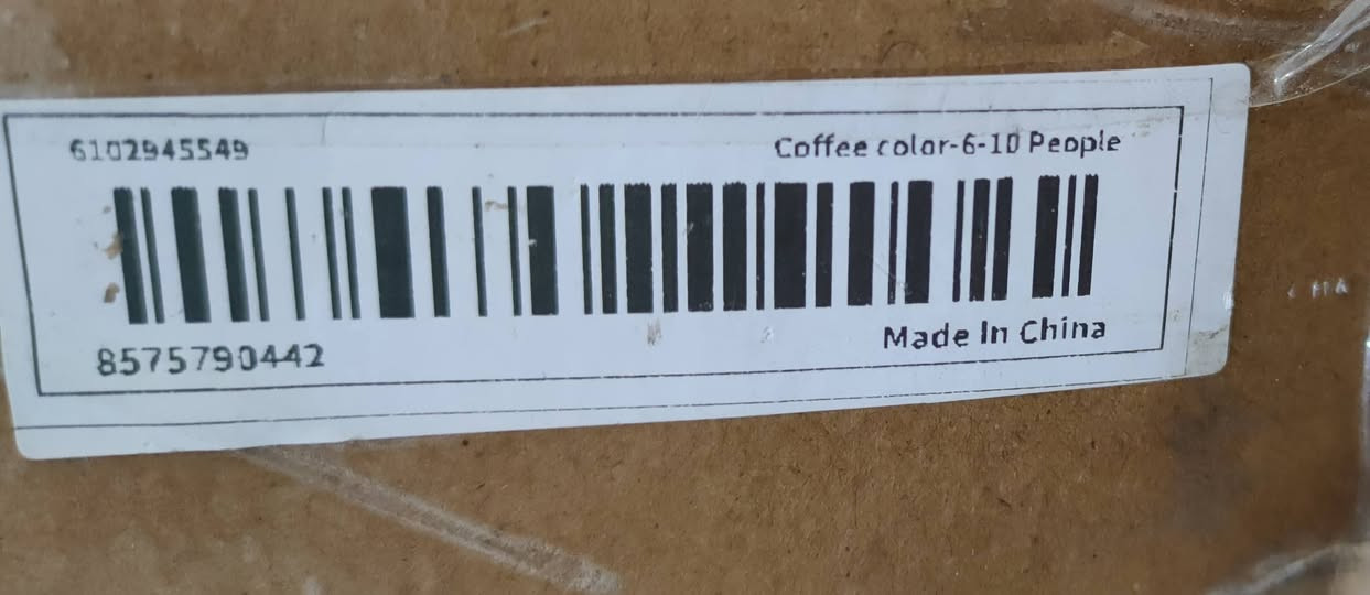 خيمة تخييم عائلية كبيرة مصممة لتتسع لـ 6-10 أشخاص. 
الوزن الاجمالي 15 كغم
الأبعاد : تبلغ أبعادها تقريباً 380 سم طولاً، 260 سم عرضاً، و 200 سم ارتفاعاً.
التصميم: تحتوي على ثلاثة أبواب وأربعة شبابيك للتهوية.
المميزات : تتضمن حقيبة حمل، أعمدة تثبيت، وحبال لتسهيل التركيب والتنقل

متوفر توصيل كل المحافظات


**إذا كنت صاحب هذا الإعلان وتريد حذفه لأي سبب، رجاءا أرسل رسالة إلى الدعم الفني**