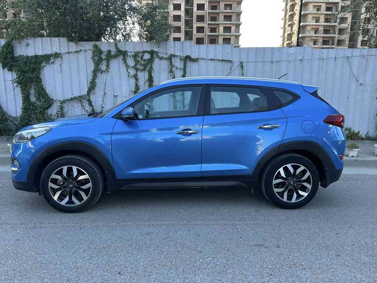 *********** متواجد واتس اب مكاني بغداد الحرية
بدون صبغ بدون تبديل بدون بارد محرك كير ممفتوح 
هيونداي توسان 2018 خليجي رقم بغداد دولي باسمي هزة جديدة سنوية لغاية 2029 محرك ممتاز كير اوتو ممتاز تبريد ثلج 
1-قطعتين تبريد وبالجكمجة تبريد
2-مري شفط اشاير بالمري 
3-الارضية مغلفه جلد
4- حساسات خلفية 
5-كامرة دوارة وشاشة اندرويد 
6-ليد نهاري
7-كشنات تغليف جلد
 للبيع السعر 176 مجال بسيط سيارة جاهزة بدون نواقص صدر امامي خلفي ممتاز تايرات جدد عدة شركة وكتلوكاتها
