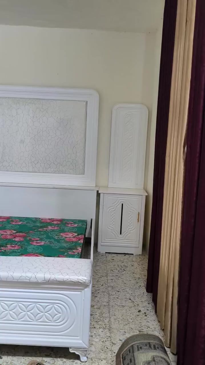 غرفه للبيع مستعمله اسبوع واحد مابيه اي ضرر سعره مليونين ونص وبيه مجال الاتصال على الرقم ***********
