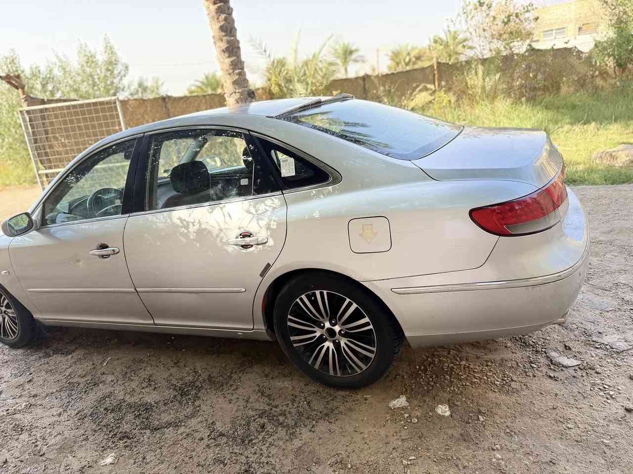 ازيرا 2009 رقم بغداد
محرك 2700   6 سلندر ما يصرف مكفولات كير ومحرك 
جلد كشنات كهرباىي 
مصبوغه عام الجماليه 
وبيهه طخات بسيطه 
جاهزه السياره وحلوه 
ما متواجد عل فيس هذه رقمي 
***********
السعر 82 
وبيهه مجال مكاني النجف مشخاب
