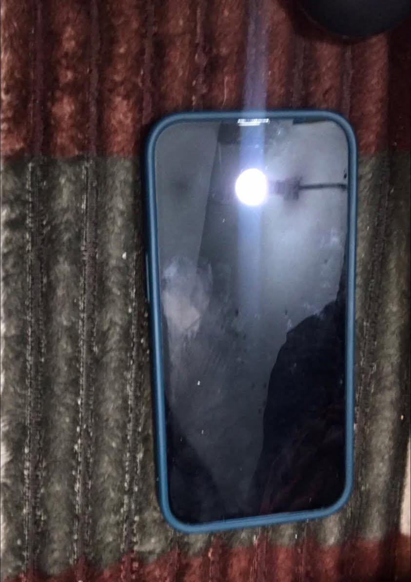 ايفون 13 عادي 
ذاكرته 256
بطاريته بلادية
نموذج m امريكي
جهاز نضيف كلشي رايده 350 تخطي سيمكارت  ما يشتغل

 *********** بي مجال
