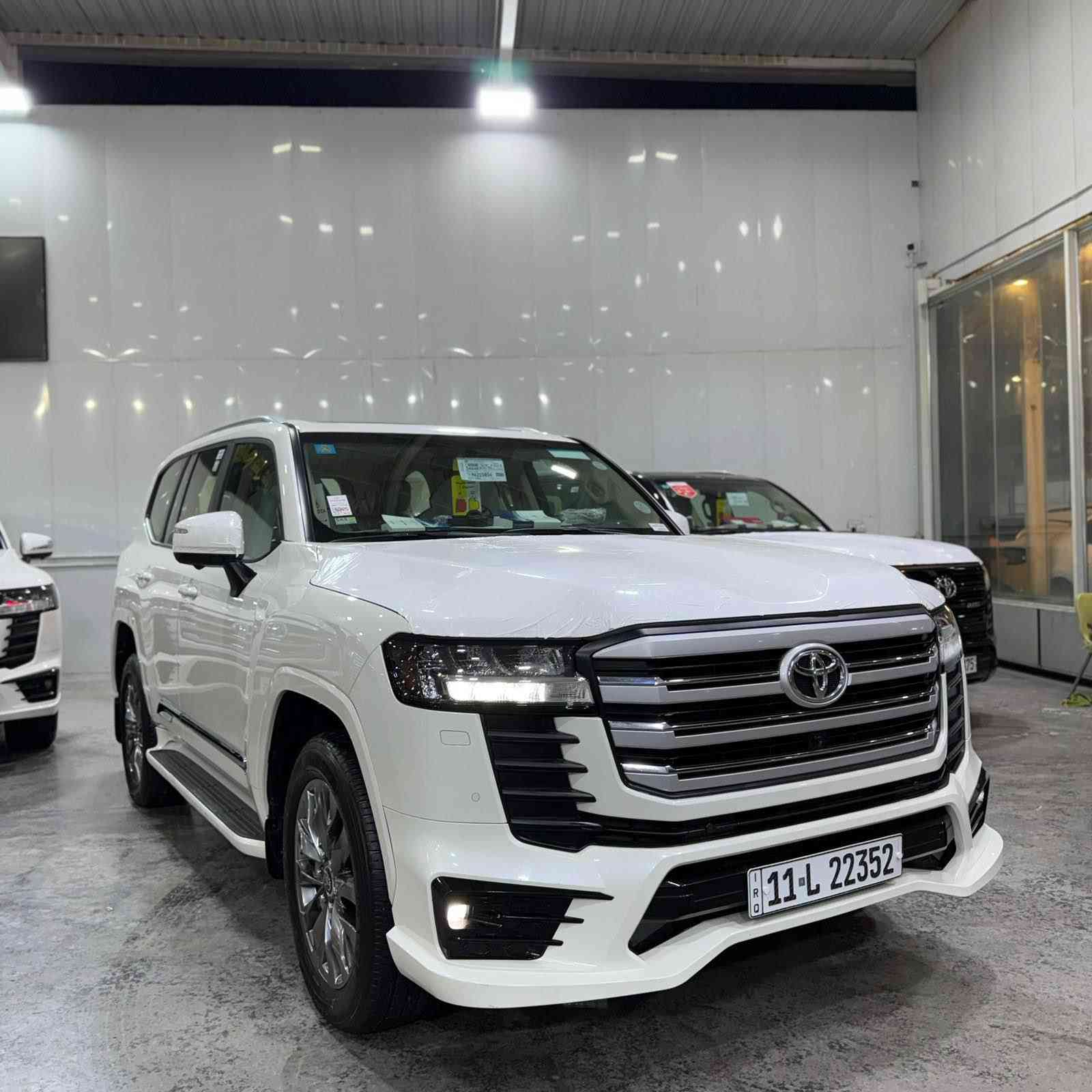 السلام عليكم لاندكروز موديل ٢٠٢٤ لمتد بريم اصل ٤ كامرات
ماشيه ٢٩٨٠٠ بحالة الوكالة مكفوله من كل شي 
السعر ٧٠٥٠٠$
*********** بغداد, العراق
