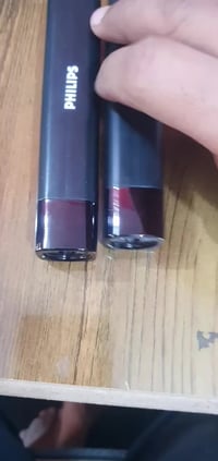 لايت ماركة فلبس وباور بنك يشحن مبايل قطعتين السعر ١٥ الف التواصل ٠٧٧٨٣...