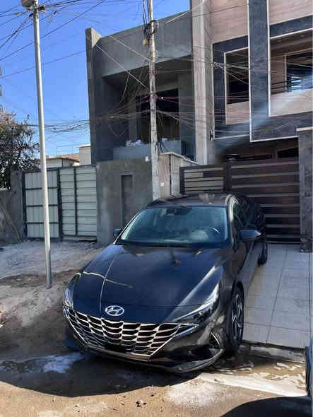 السلام عليكم 
النترا ٢٠٢٣ فئة sel 
بيع مستعجل 
ممشاها عشرينات بس ممتاكد منه شكد بالضبط 
بدون ارقام اني المستورد باسمي والترقيم ميطول ابصملك مباشر 
السعر ١٢٨ وماكو هيج سعر بالسوك كله وبالعافيه ع الي تصير من نصيبه 
مكانها بغداد / حي الجامعه 
*********** بغداد
