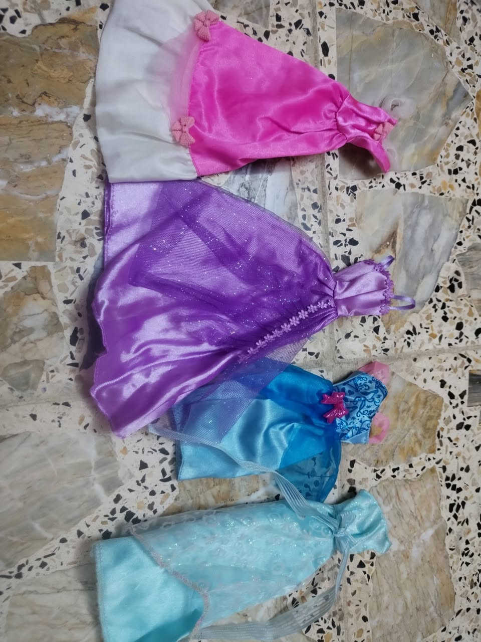 اغراض بيهن للباربي و الامريكيه والاميرات ولول متوفرات شلع او مفرد
#الجميع


**إذا كنت صاحب هذا الإعلان وتريد حذفه لأي سبب، رجاءا أرسل رسالة إلى الدعم الفني**