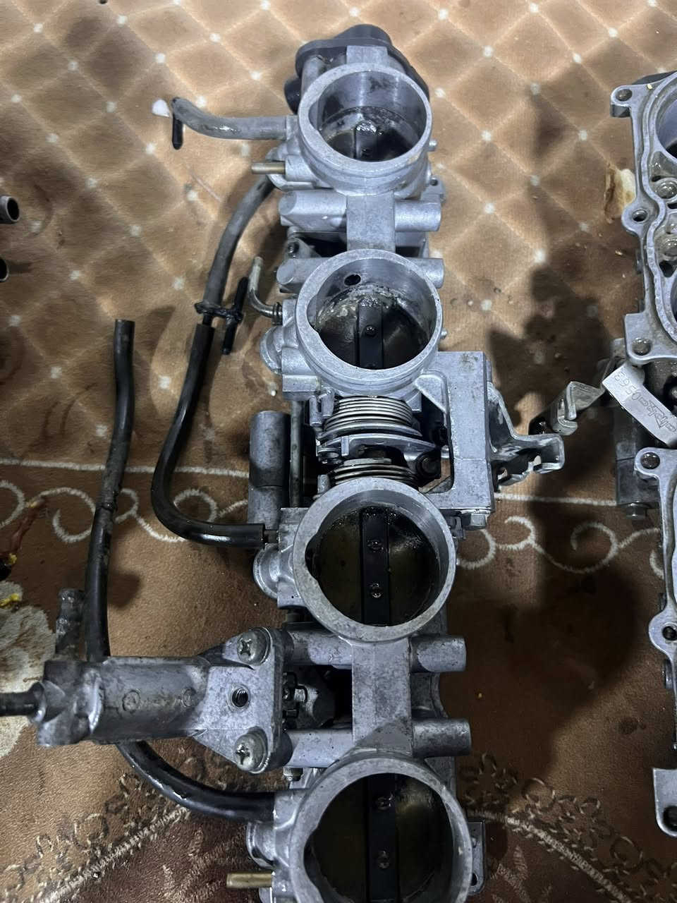 سلام عليكم موجودات ضلاجات مال كاوسكي ومال فوراي ومال سيبي فور شراي يتصل وبي خير بكاني بغداد لحسينية ***********
