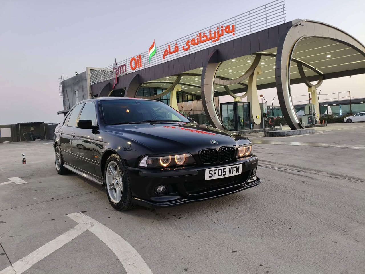 bmw e39 
سەرەتا بەناوی خودا ئەم بیئێمە بۆفرۆشتن مۆدێلی 1999 کامل کراوەتە m 2003 
سلایدە مەکینە 528 تایەو ویلی کوشنو ناوی لۆک لایتی ئەڵقەیلۆک کامل مەسوفی لیکراوە مەکینەو گیر لۆک تازە مەکینەی بۆبەستراوە لاتوبەگلات تازە بەسترا ڵۆک تایەی ڵۆک تەبرید ساردو گەرم تزبوت کامل کورە کراوە بۆ جوانی لەسر کال بونەوە بۆیاخ کراوە هیچ مەسرفێکی تیانیە هەمی شتی بەشرت 250 مەسرو فی تیانیە گێرو مەکینە بشەرتی 100 فیتەر سیارەکە بەس ماشاڵای ئەوە زۆرش بەقوەتە ژ.م *********** شوێن رانیە 
نرخی 57 گڵاو محامەلە 
گۆرینەوەش ئەکەم لەسەردڵگرتن 
تیبینی... سەیارەکە ئارم بوە ئارمەکەی ونبوە
