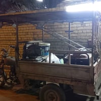 ستوتة للبيع بيها اوراق شغاله بس بدون كهربئيات وبيها تبخير تايراته جدد ...