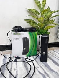 اكس بوكس 360 • مهكر • ملحقات كاملة