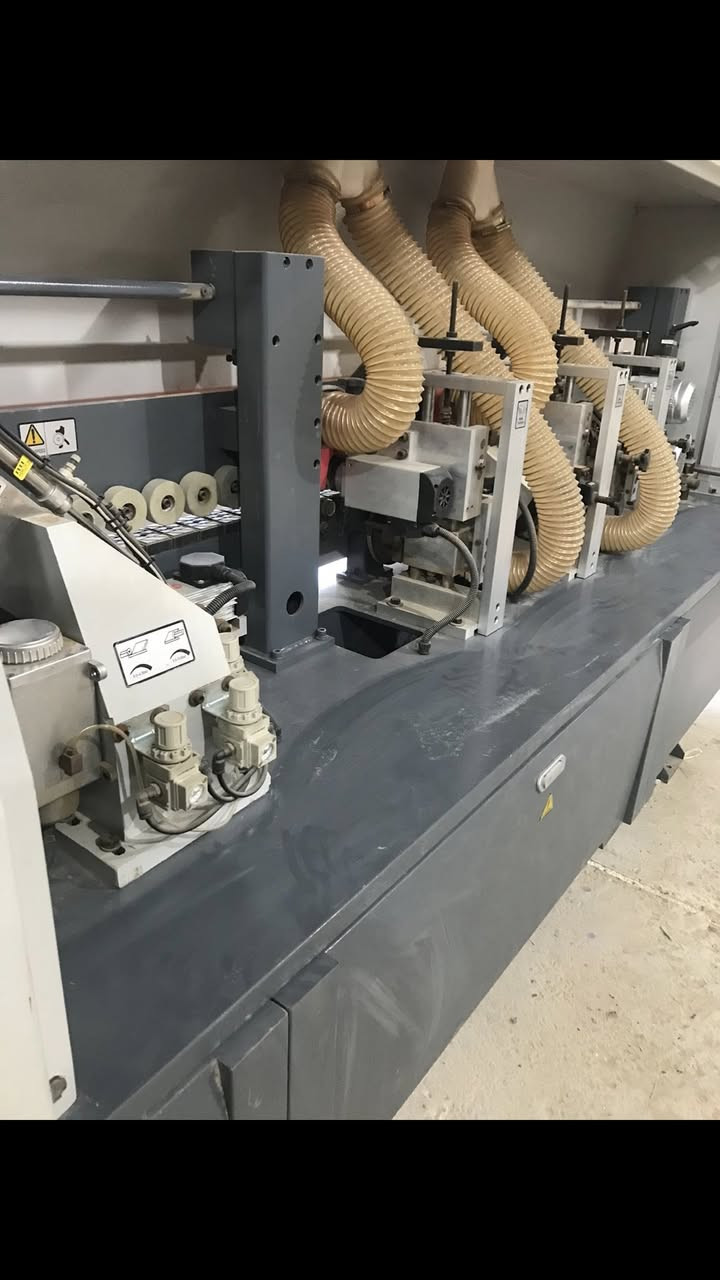 السلام عليكم
من بعد اذن الاخوة المقيمين على هذه المجموعه
مكائن mdf خط متكامل اربع مكائن
بنسبة نظافه 98 بالمية 
لاسقة 7 مراحل
منشار قياس 380
مكينة نرماده هايدروليك
فاكيوم غبار دبل
السعر 10,000 دولار
الموقع بابل
للاتصال ***********
