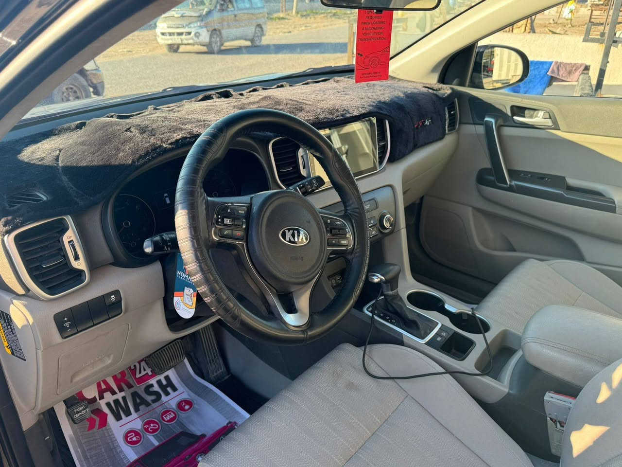 السلام عليكم للبيع
كيا سبورتج موديل 2017
وارد أمريكي حادث أمريكا بابين ونص جاملغ الخلفي بدون دواخل تكمه مكفوله بدون لا تكمه ولا دواخل مواصفات نص فول 
مكينه 2400 جديده كير حداديه
سياره جديده ما متعوبه السعر 145 وبيها مجال 
رقم أربيل مكاني بغداد التاجي
للاستفسار ***********
 ***********
