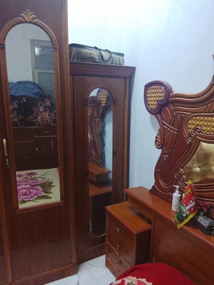 غرفة نوم للبيع مع ملحقاتها+ثلاجة
غرفة نوم تزگام درجة أولى أخشاب مؤسسة ديكورات 
مع ملحقاتها (ميز تواليت+ زاوية بمرأة +كنتور ٦ ستة باب مع ملحق و تاج مع مري بالأبواب )
بوفية طويلة أربع بوب مع مجر عدد 2
بوفية قصيرة بابين أم المعرض
ثلاچة/مجمدة ياباني بابين طول 3 قدم عرض 4 قدم
السعر المطلوب مليونين ونصف وبيها مجال 
محافظة ميسان/قضاء العمارة /الجمعيات شارع 20

***********

*********** عمارة, ميسان
