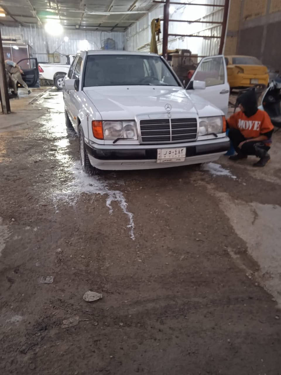 سلام عليكم..
للبيع مارسدس دب موديل 87 محدثه محوره 3000VVT فيشتين تبريد شغال داخل مخمل جديد جام امامي كهرباء خلفي عادي رقم بغداد مشروع وطني قواعده برانكيتات شواصي كلها نظيفه مابيهن تعمير جاهزه السيارة كير اكسن حداديه بيع فقط بدون مراوس
السعر 68
مكان ناصريه مركز
اتصال ***********
***********
