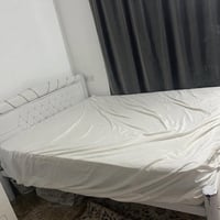 چوارقورنە • سرير
