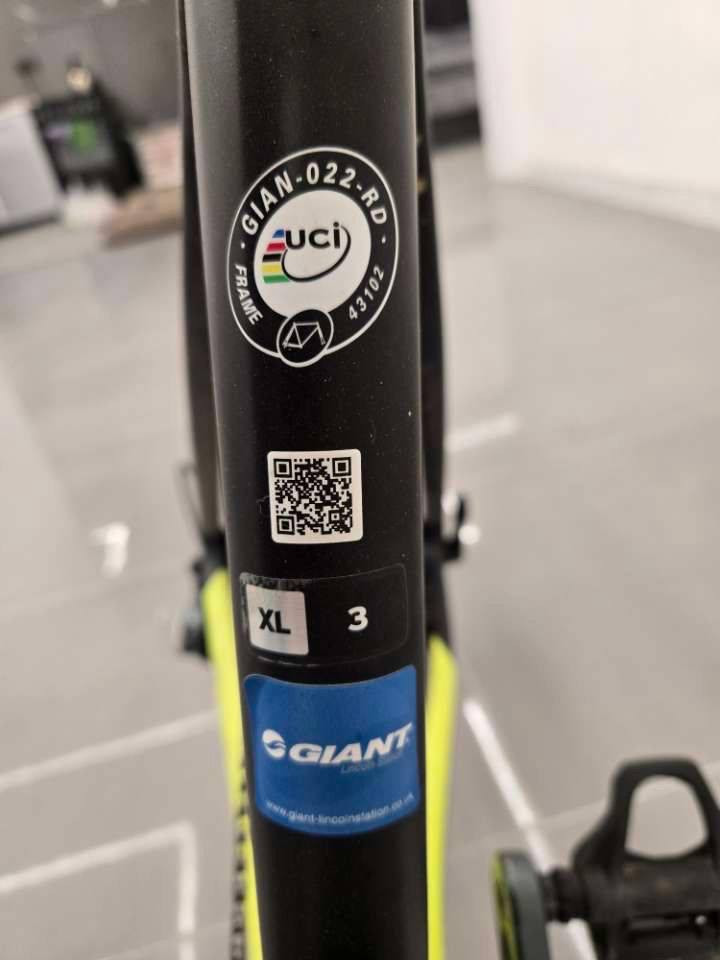 مارکە GIANT
کامل کاربوون 
قیاس XL


**إذا كنت صاحب هذا الإعلان وتريد حذفه لأي سبب، رجاءا أرسل رسالة إلى الدعم الفني**