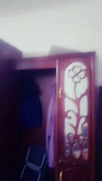 غرفة نوم • خشب قوي • مفصّلة