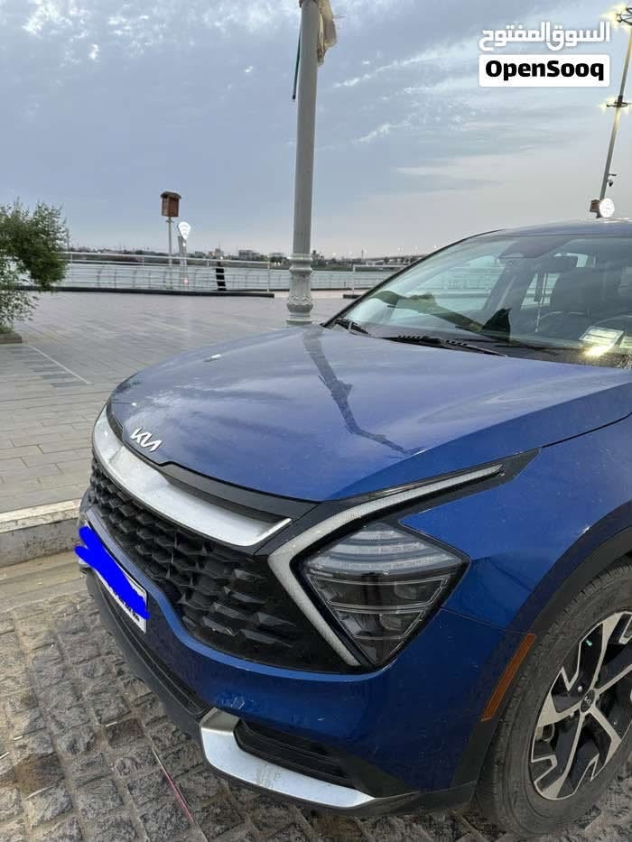 كيا سبورتج 2024 EX
للبيع كيا سبورتج موديل 2024، فئة EX، لون أزرق چويتي وارد امريكي مرقمة الرقم الجديد كتاب شهداء  و السيارة باسمي انا مستوردها ومرقمها بچمها كبس ماشية 22 الف كيلو متر حادث السيارة مرفق بالصور باب السايق و الوراه مبدلهن كوري اصلي ومصبوغات نفس اللون، مواصفات EX المعروفة بصمة وكشنات جلد كشن السايق كهربائي، تدفئة كشنات شاشة كبيرة الخ، محرك 2500 تنفس طبيعي يعني لا تيربو ولا هايبرد السيارة بحالة ممتازة بدون نقص. السعر 195 قابل للتفاوض بشي بسيط
مكان السيارة البصرة الجبيلة *********** هذا رقم صاحب السيارة متواجد واتساب واتصال.
