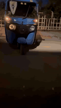 سلام عليكم شباب تكتك بجاج البيع التكتك خير من الله مكينه امجفته مره وحده وتوه الكط خياساتها السعر 7800وبيها مجال  العنوان بصره  الرقم ***********
