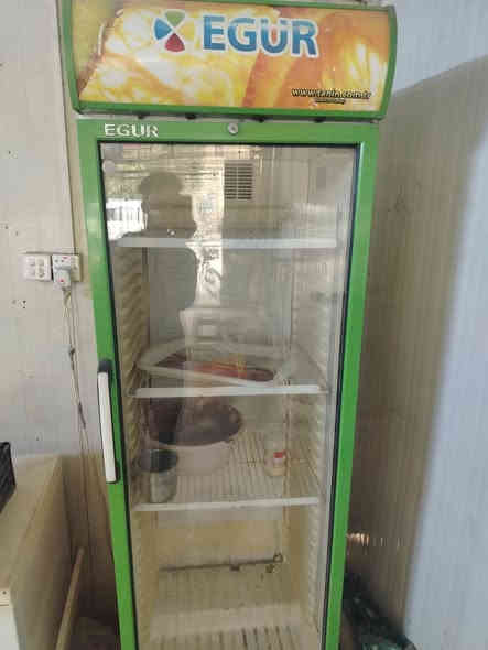 سلام عليكم غراض مطعم جديده للبيع
البراد ب350+المجمده250
الكرل مال بركر 275
شوايه الكص ب300
اغراض جديده كله
وعندي قناني ثنين ع 50 
***********
