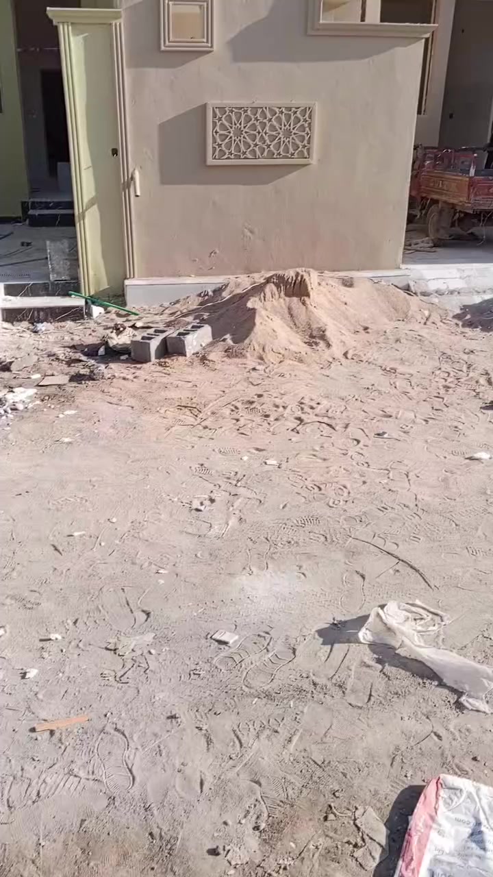 ثلاثة بيوت ملك صرف زراعي كل بيت بي ثلاثه غرف مساحت البيت 145 العنوان الجزيرة  غرب جسر الثاني ***********
