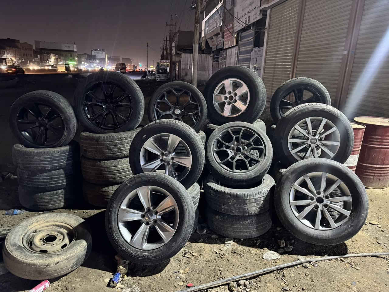 سلام عليكم شباب بخدمه طيبين بيع وشراء مراوس ويل كبات لحيم تعديل صبغ جميع الوياله حديد ويل كب حسب الحجم خدمات كامله فتح شد بلنص مجاني مكان بغداد الشعب مقابيل محكمه الشعب  خدمات محمد البهادلي  
جمعه فتح نشالله (متواجدين 24ساعه  )
***********@إشارة
