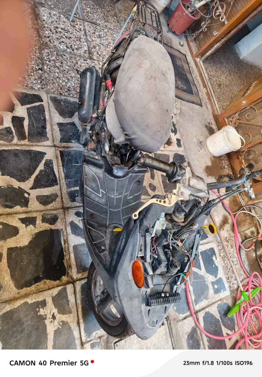 السلام عليكم دراجه بيجي ٦٠ للبيع شغاله سلف وهندر ١٢٠وبيه مجال العنوان حي العامل ***********

