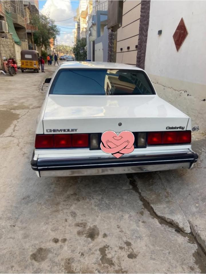 السلام عليكم سلبرتي ١٩٨٩للبيع رقم بغداد بأسمي سياره بدون ضربه ولاخياس تبريد ثلج❄️دواخل جديده سياره كلش نظيفه تخم تاير حداديه ممتازه كير محرك جدد كهرباء كلها شغله رقم انكليزي السعر ٥٥ للاتصال ***********
