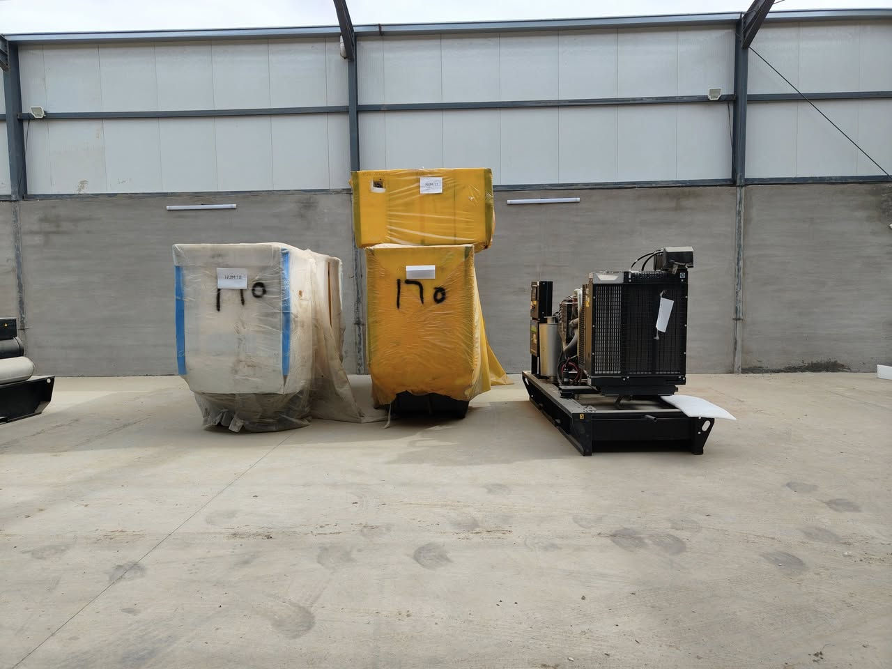 نعرض على زبائننا الكرام وصول وجبة جديدة 

انسب الاسعار واطول فترة ضمان واعلى المواصفات 

جاهزة حاليآ  بيركنز الاصلي مع شهادة منشأ مصدقة
توليد ليروي سومير فرنسي leroy somer 🇫🇷🇫🇷 الاصلي
او mecc alte الاصلي ايطالي
او استان فورد بريطاني
شاشة دبسي DSE 
     
مع كابينة كاتم بعوازل وبنسبة عزل عالية 9️⃣0️⃣ ‎%‎

وملائمة للأجواء العراقية الحارة من حيث المنشأ🔆🌞🌞

🛑 ضمان سنة بدون عدد ساعات اي مفتوح ساعات التشغيل.

ولمزيد من المعلومات يرجى التفضل بالأتصال على الارقام التالية :
***********
***********
العنوان /  كركوك حولي صناعة الجديدة

كما وتتوفر لدينا الاحجام 
22 kva -33 kva - 50 kva - 66 kva - 88 kva - 110 kva - 150 kva - 165 kva - 180 kva -200 kva -220 kva -250 kva -275 kva - 300 kva -350 kva - 400 kva -450 kva -500 kva -550 kva -600 kva -650 kva -700kva -800 kva -1000 kva -1250 kva 1500 kva - 2000 kva
