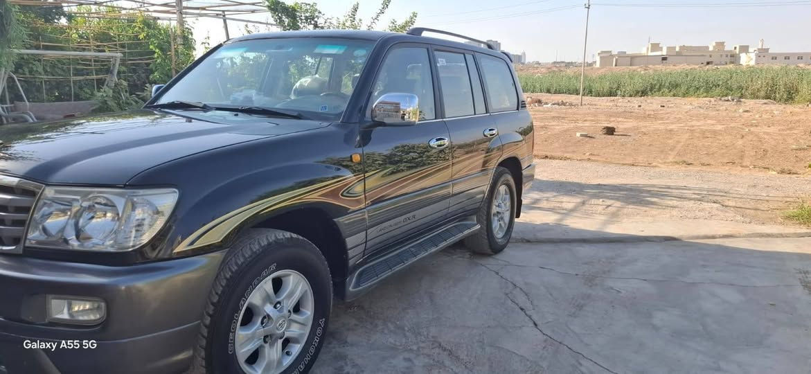 تويوتا لاندكروز 2006  مونيكا GXR
اللون أسود
فول مواصفات سلايد
ثلاجة، أربع جامات أوتو
3 صفوف كوشن، تبريد مركزي
، كلش حلوة
السيارة باقيـة بكل شيها
بشرط الكهرباء
ما بيها صرف ولا دخان
بس بيها 3 جملوخ و  مصبوغ + 20 سم سقف مصبوخ 
گير ومكينة بشرط
ماشی 256 الف كم حقیقي
سیارة جدیدة بلجیس 
رقم و سنوية و فحص و هزة جدید
نظيفة كلش وما بيها أي خلل
رقم اانگلیزی محافض سلیمانی سنوی جدید  بااسمی 

رقم صاحب سيارة ***********
