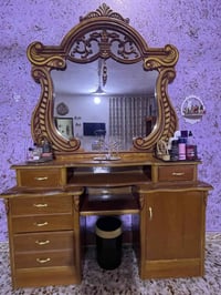 غرفه عراقيه للبيع ضرر قليل السعر ٥٠٠ للاستفسار الاتصال على الرقم ٠٧٧٠٢...