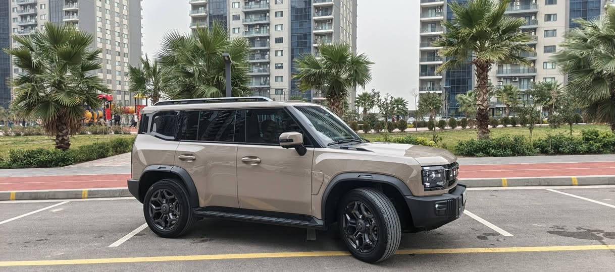 جيتور t2
موديل ٢٠٢٥ 
اللون صحراوي مرغوب
بدون دعم و صبغ 
مواصفاتها معروفة ميحتاج نذكرها كلها
ضمان شركة هارلم
ماشية ٤٣ ألف 
سعرها ٢٦٥ ومجال
مكانها دهوك 
م : ***********
