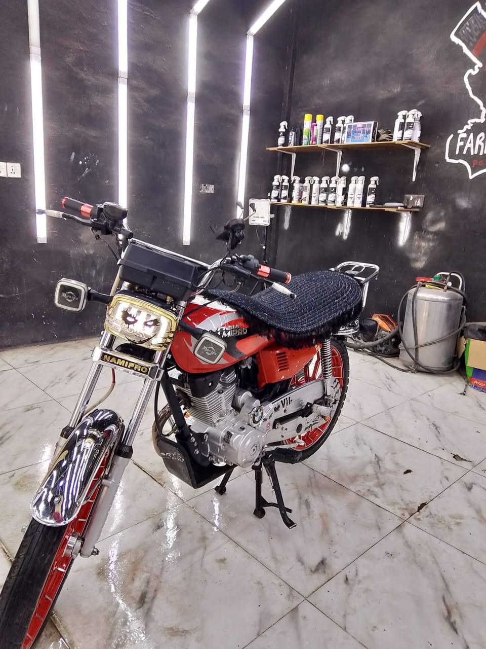 سلام عليكم  دراجة لبيع  نامةبروشرط ايعيب مابي
موديل ٢٠٢٤👌🏻
 نقصهة باتري 
بس رقم موجود
***********
