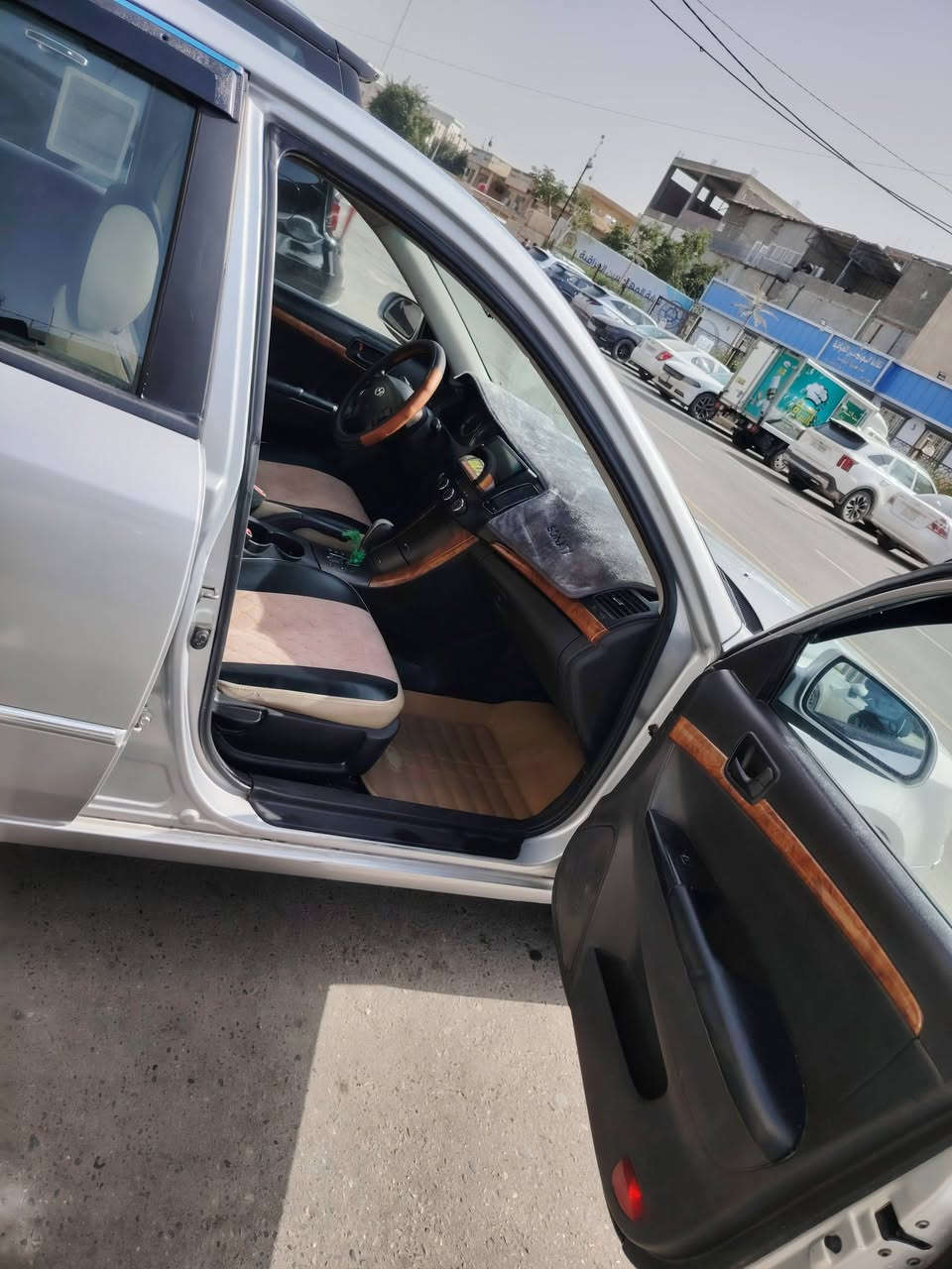 سوناتا مقدس 2012 وارد كوري 
مكفول من الحادث وتبديل.مكينه وكير وحداديه وتبريد كهربائيات كله جاهزه وبشرط.  رقم دولي بصره وسنويه ل 2030 
مصبوغه عام اثر جراد فقط. مكان كربلاء. سعر 90.
*********** 
***********
