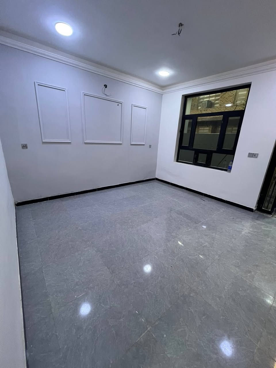 السلام عليكم
🏠#الدارللبيع 80متر واجهيه 5متر نزال 16متر

 طابقين وبيتونه  بناء حديث وتصميم متكامل✨️

 يحتوي البيت. ع[3غرف نوم -استقبال -صحيات عدد2- ومطبخ] البيت شغل درجة اولى✨️

⬅️ مع الخدمات[ماي-كهرباء- تبليط ]✨️

⬅️نوع العقار  طابو زراعي سند 25 اقرار محكمه 

⬅️العنوان #بغداد_الدوره_البوعيثه   
       مجمع العدل الاول 

🔶️السعر جدا مناسب
 
🔴للاستفسار  خاص او الاتصال ع  الرقم 

☎️***********

☎️***********
