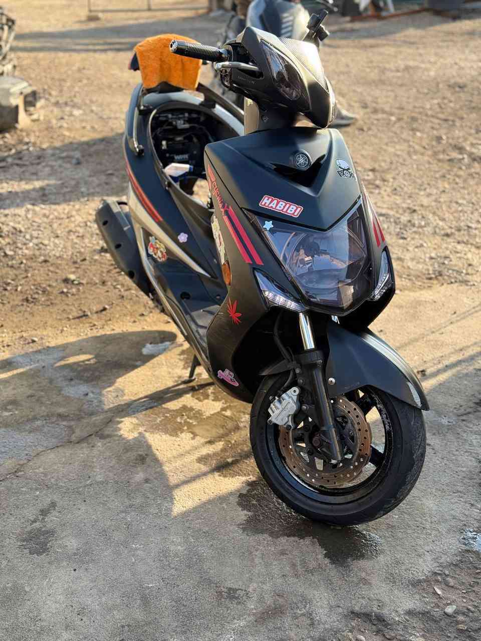 سكنس لد للبيع بلاديه كله من طول لطول ختم واحد مابيه اي نقص بيه كلجات جدد وقايش جديد عليه وتاير خلفي جديد كهربائيات كله شغاله مكينه شلعه معدل خير من الله تجي وشوف بعينك 

العنوان:بغداد حي الجهاد
الرقم:***********
السعر اتصل أو خاص متواجد 24ساعه
