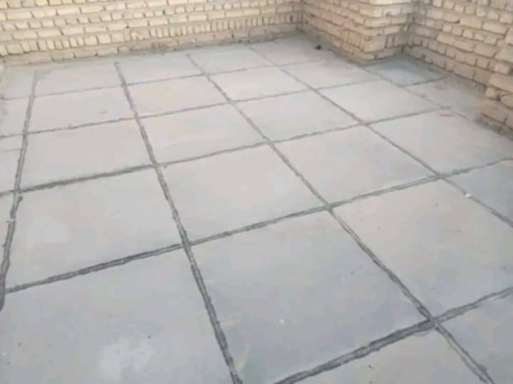 السلام عليكم بيت للبيع مكانه السماوه حي القاسم  خلف موكب الحزان
مساحه البيت ٢٠٠ متر  طابقين
 متكون البيت الطابق الأول  من ٣ غرف نوم وبراني وصحيات داخليه  
الطابق الثاني. اصل الصب  غرفتين وصاله حمامات داخليه 
طارمه    حر مامطلوب
للاستفسار الاتصال على الرقم ***********
